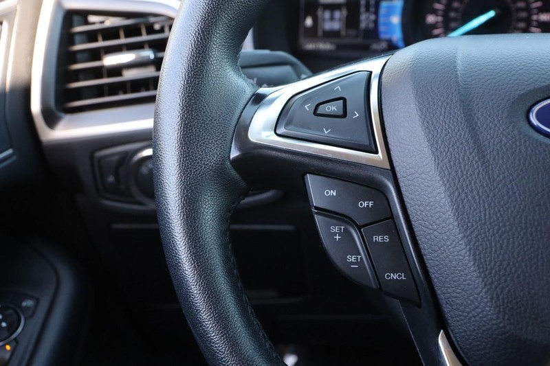 Ford Edge Vehicle Image 11