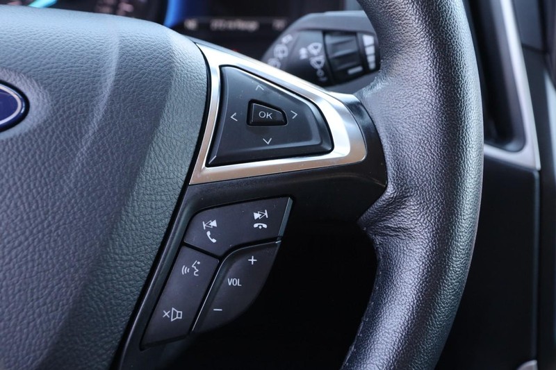 Ford Edge Vehicle Image 12