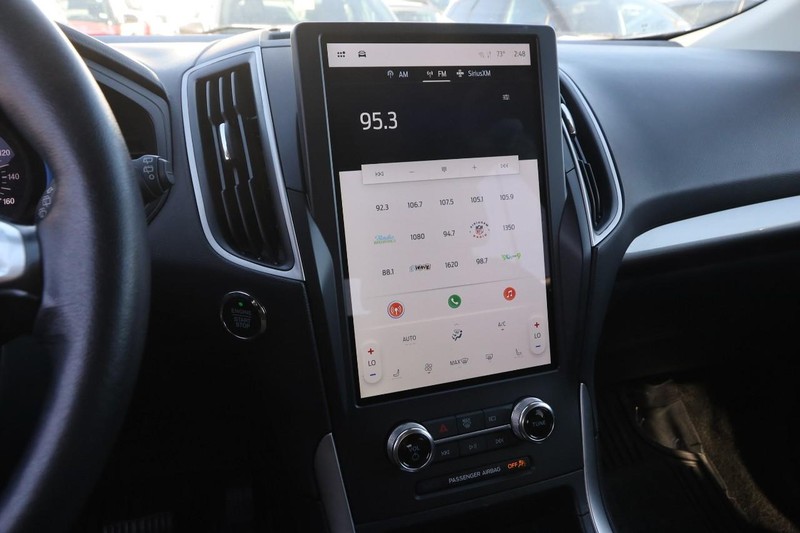 Ford Edge Vehicle Image 15