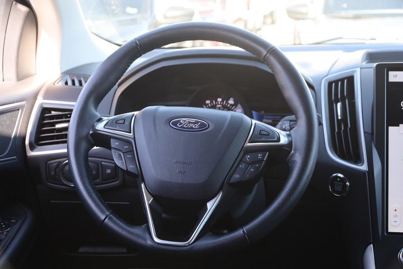 Ford Edge Vehicle Image 22