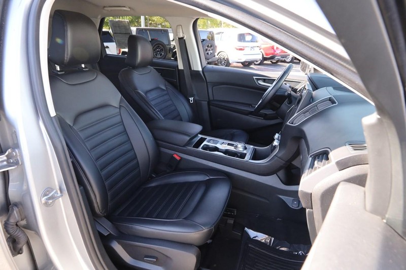 Ford Edge Vehicle Image 25