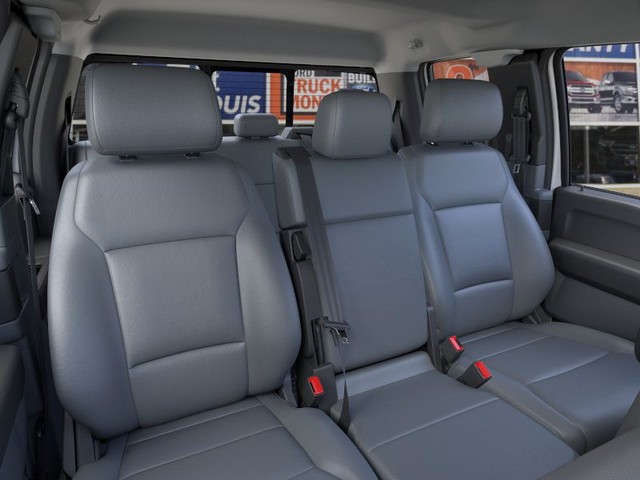 Ford Super Duty F-550 DRW Vehicle Image 10