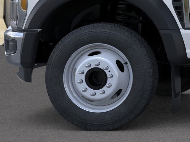 Ford Super Duty F-550 DRW Vehicle Image 19