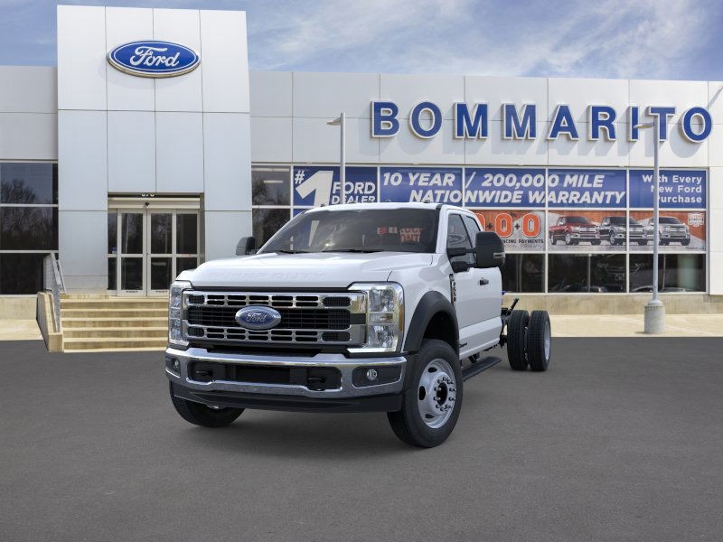 Ford Super Duty F-550 DRW Vehicle Image 02