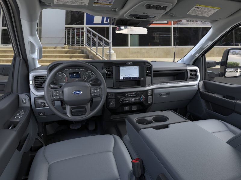 Ford Super Duty F-550 DRW Vehicle Image 09