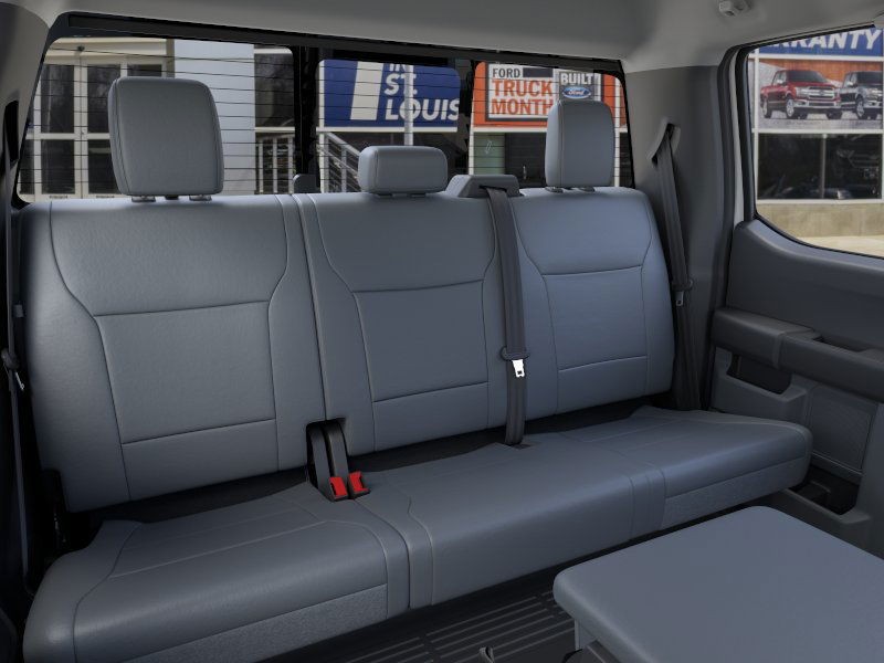 Ford Super Duty F-550 DRW Vehicle Image 11