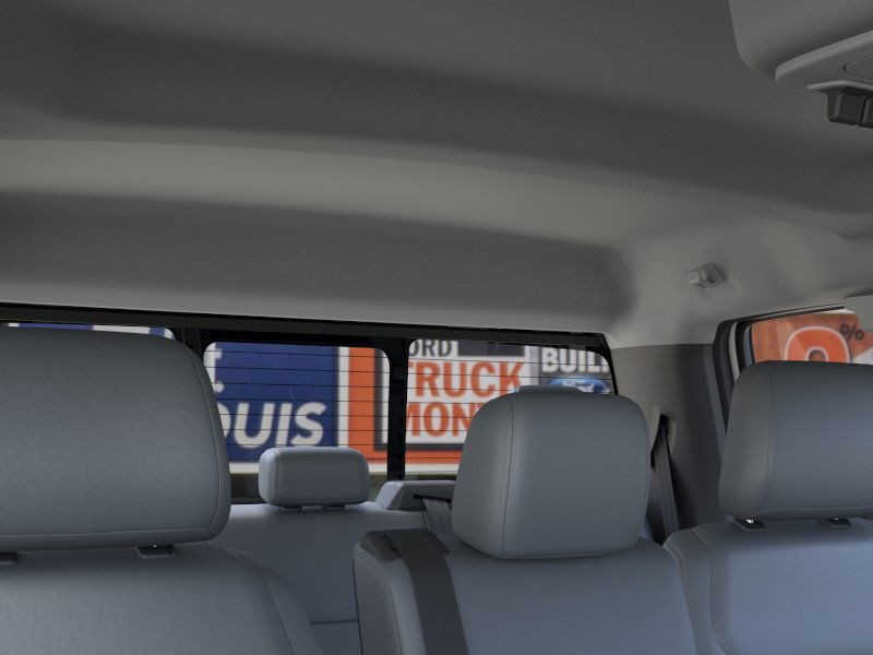 Ford Super Duty F-550 DRW Vehicle Image 22