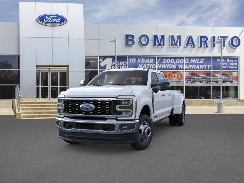 Ford Super Duty F-350 DRW Vehicle Full-screen Gallery Image 2