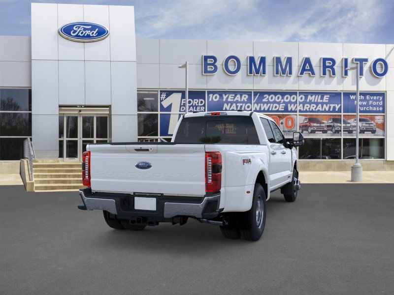 Ford Super Duty F-350 DRW Vehicle Full-screen Gallery Image 8