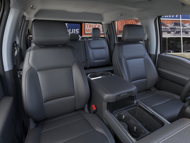 Ford Super Duty F-350 DRW Vehicle Full-screen Gallery Image 10