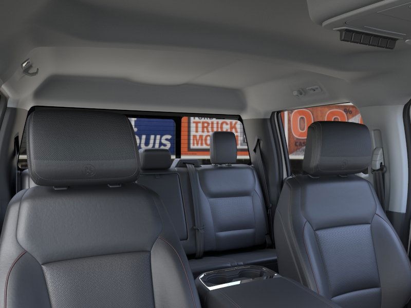 Ford Super Duty F-350 DRW Vehicle Full-screen Gallery Image 22