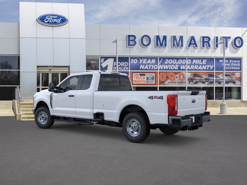 Ford Super Duty F-250 SRW Vehicle Full-screen Gallery Image 4