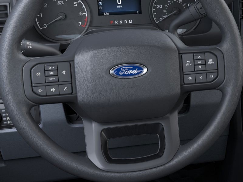 Ford Super Duty F-250 SRW Vehicle Full-screen Gallery Image 12