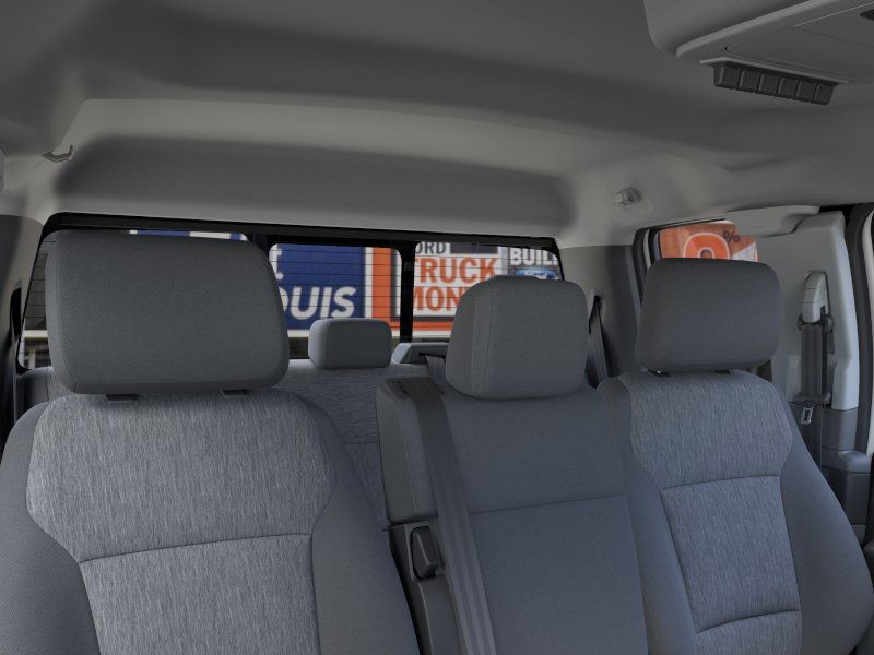 Ford Super Duty F-250 SRW Vehicle Full-screen Gallery Image 22