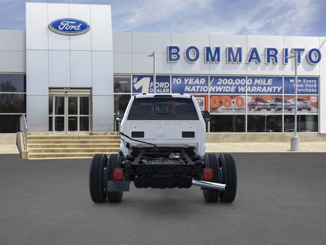 Ford Super Duty F-550 DRW Vehicle Image 05