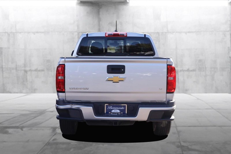 Chevrolet Colorado Vehicle Full-screen Gallery Image 06