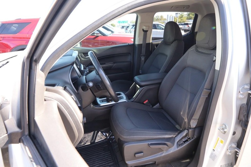 Chevrolet Colorado Vehicle Full-screen Gallery Image 08