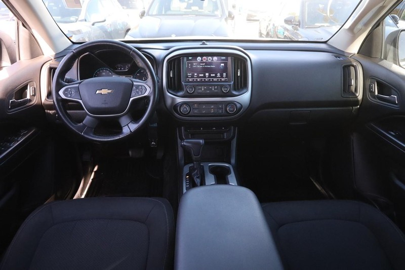 Chevrolet Colorado Vehicle Full-screen Gallery Image 18