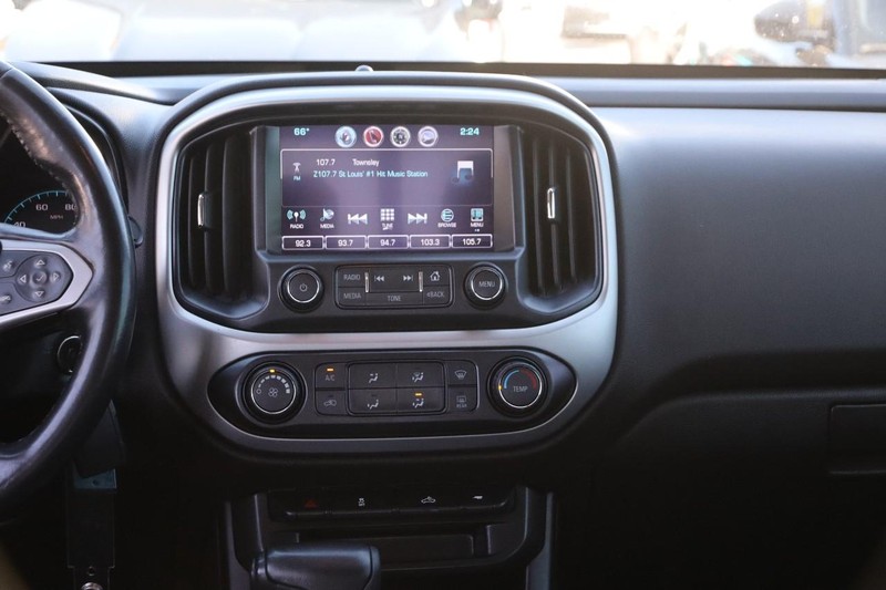 Chevrolet Colorado Vehicle Full-screen Gallery Image 21