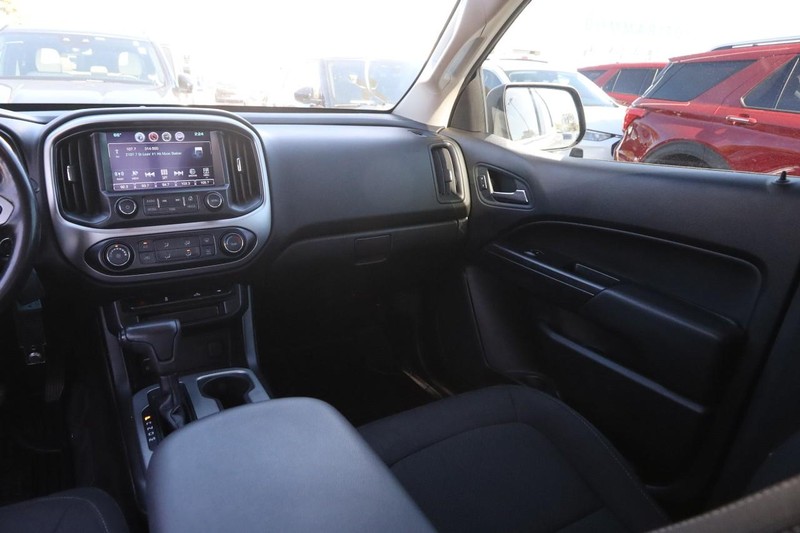 Chevrolet Colorado Vehicle Full-screen Gallery Image 22
