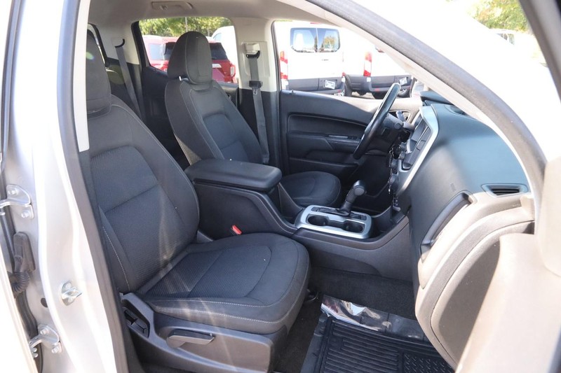 Chevrolet Colorado Vehicle Full-screen Gallery Image 23