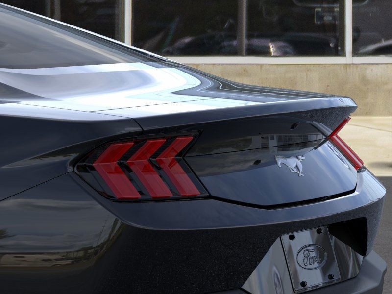 Ford Mustang Vehicle Full-screen Gallery Image 22