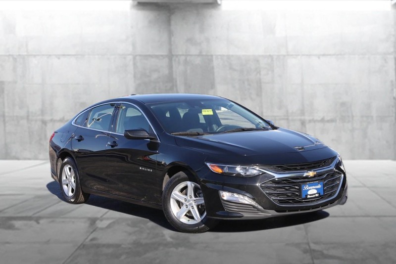 Chevrolet Malibu Vehicle Image 02