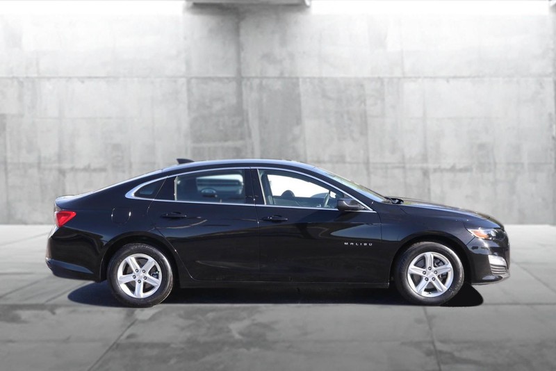 Chevrolet Malibu Vehicle Image 05
