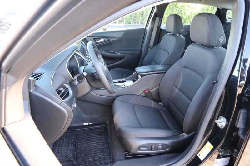 Chevrolet Malibu Vehicle Image 08