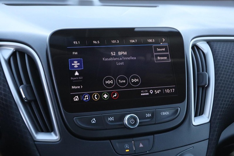 Chevrolet Malibu Vehicle Image 18