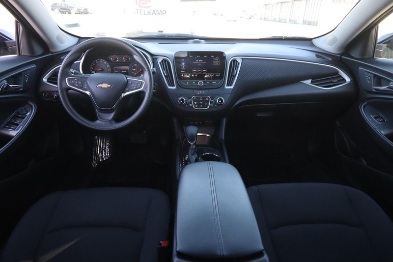 Chevrolet Malibu Vehicle Image 20