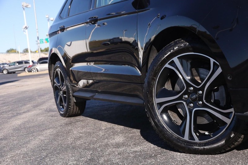 Ford Edge Vehicle Image 03