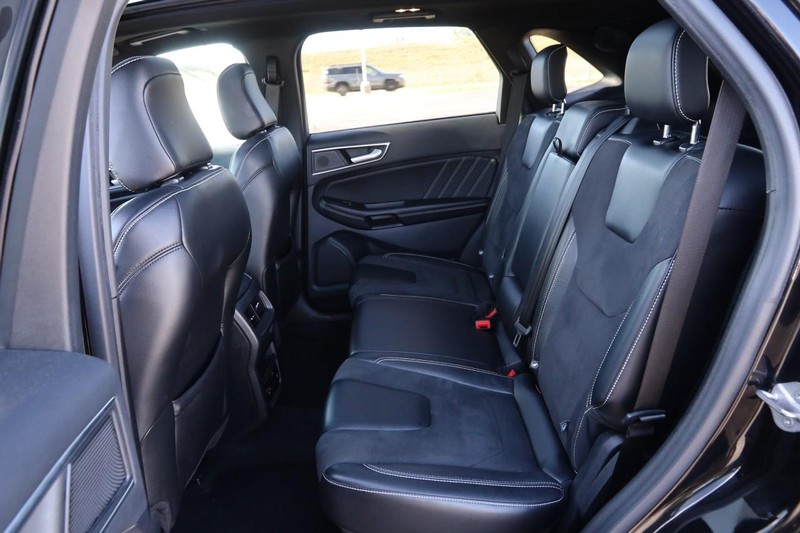 Ford Edge Vehicle Image 11