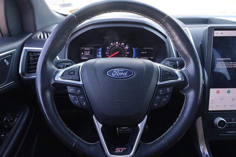 Ford Edge Vehicle Image 12