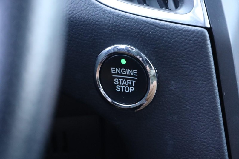 Ford Edge Vehicle Image 16