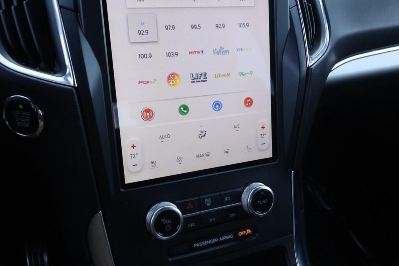 Ford Edge Vehicle Image 19