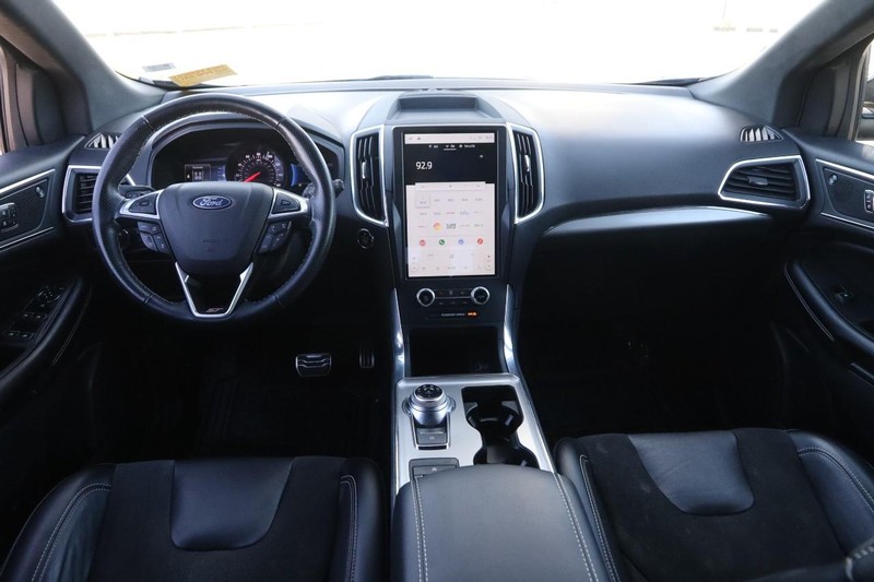 Ford Edge Vehicle Image 22