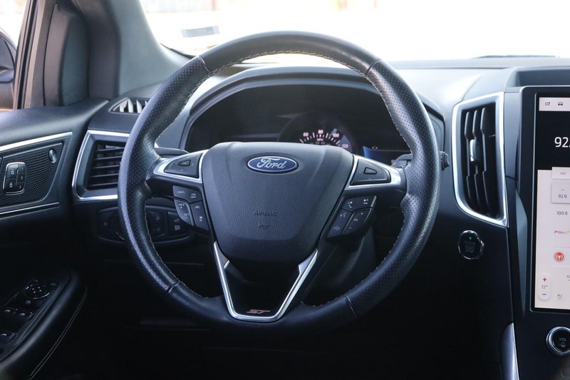 Ford Edge Vehicle Image 24