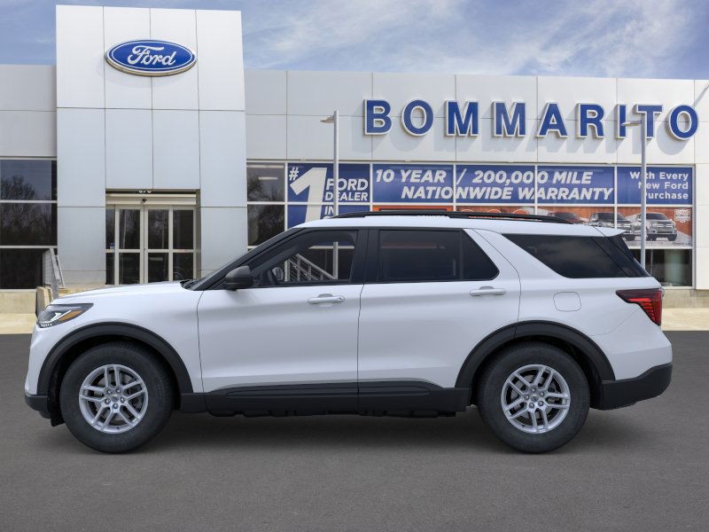 Ford Explorer Vehicle Full-screen Gallery Image 3