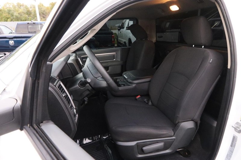 Ram 1500 Classic Vehicle Image 08