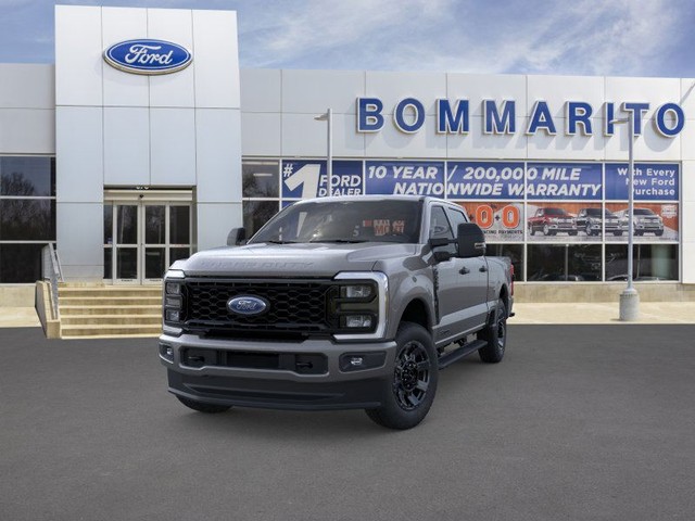 Ford Super Duty F-250 SRW Vehicle Image 02