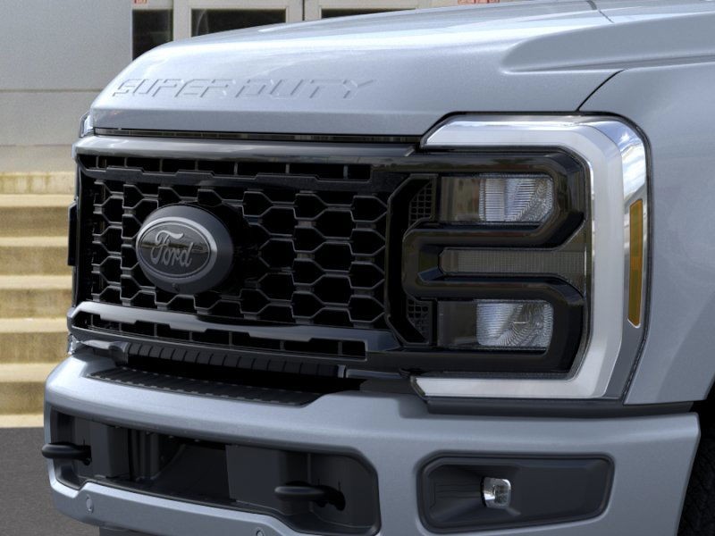 Ford Super Duty F-350 SRW Vehicle Image 17