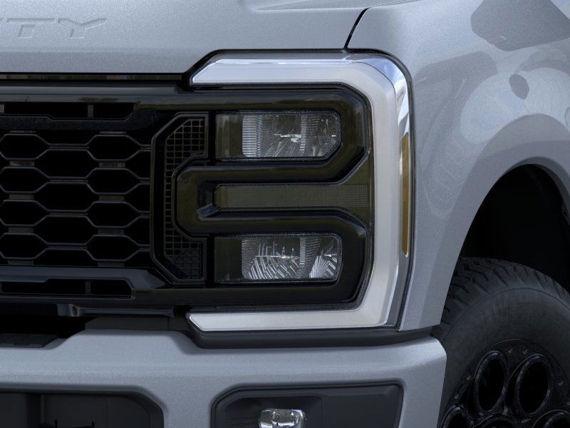 Ford Super Duty F-350 SRW Vehicle Image 18