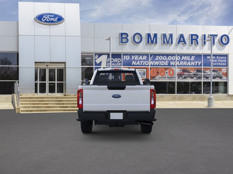 Ford Super Duty F-350 SRW Vehicle Image 05