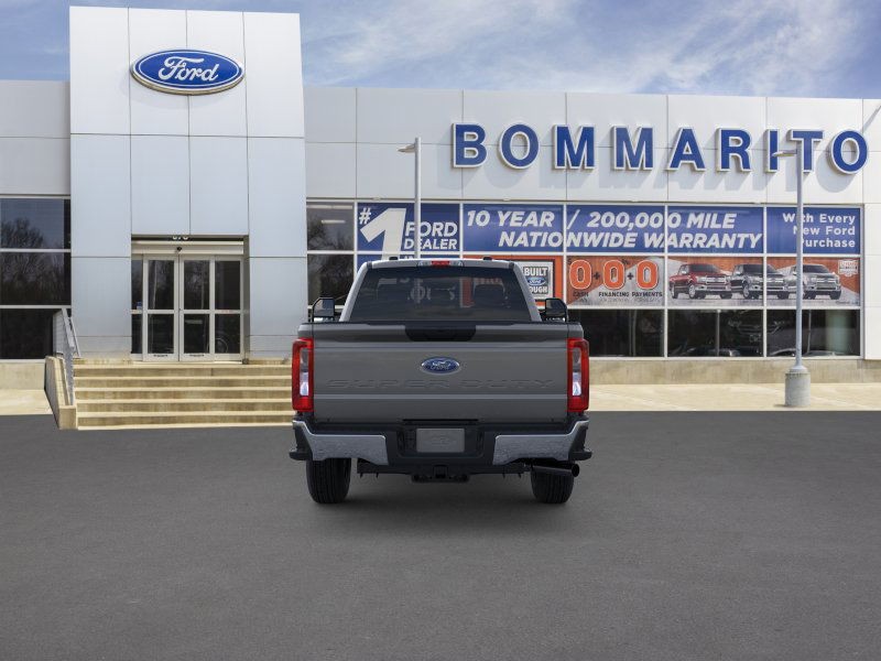 Ford Super Duty F-350 SRW Vehicle Image 05