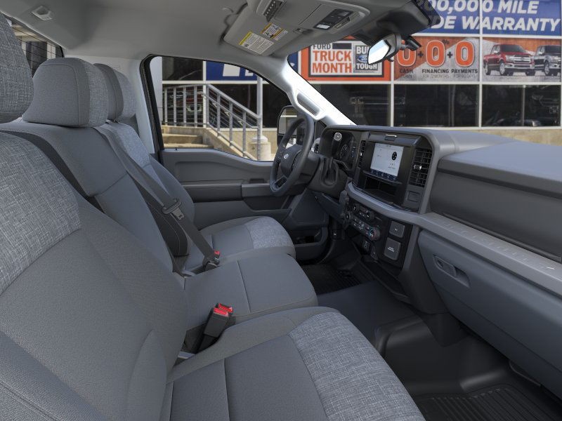 Ford Super Duty F-350 SRW Vehicle Image 11