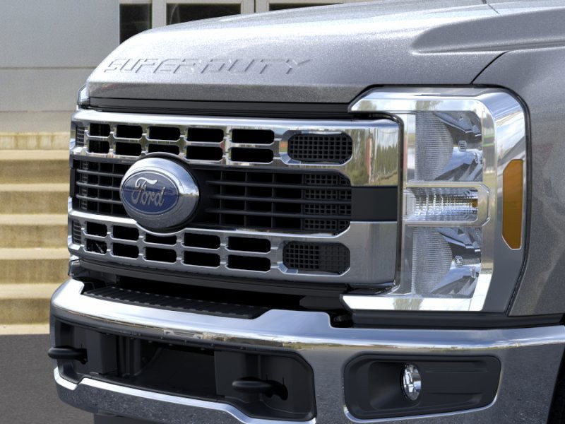 Ford Super Duty F-350 SRW Vehicle Image 17