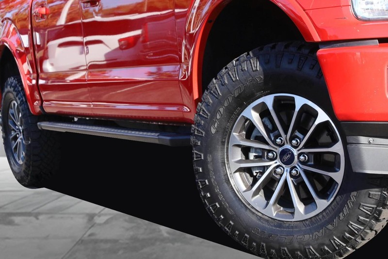 Ford F-150 Vehicle Full-screen Gallery Image 3