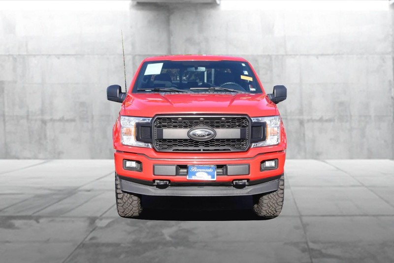 Ford F-150 Vehicle Full-screen Gallery Image 4