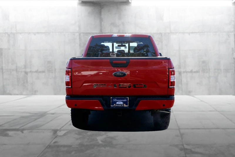 Ford F-150 Vehicle Full-screen Gallery Image 6